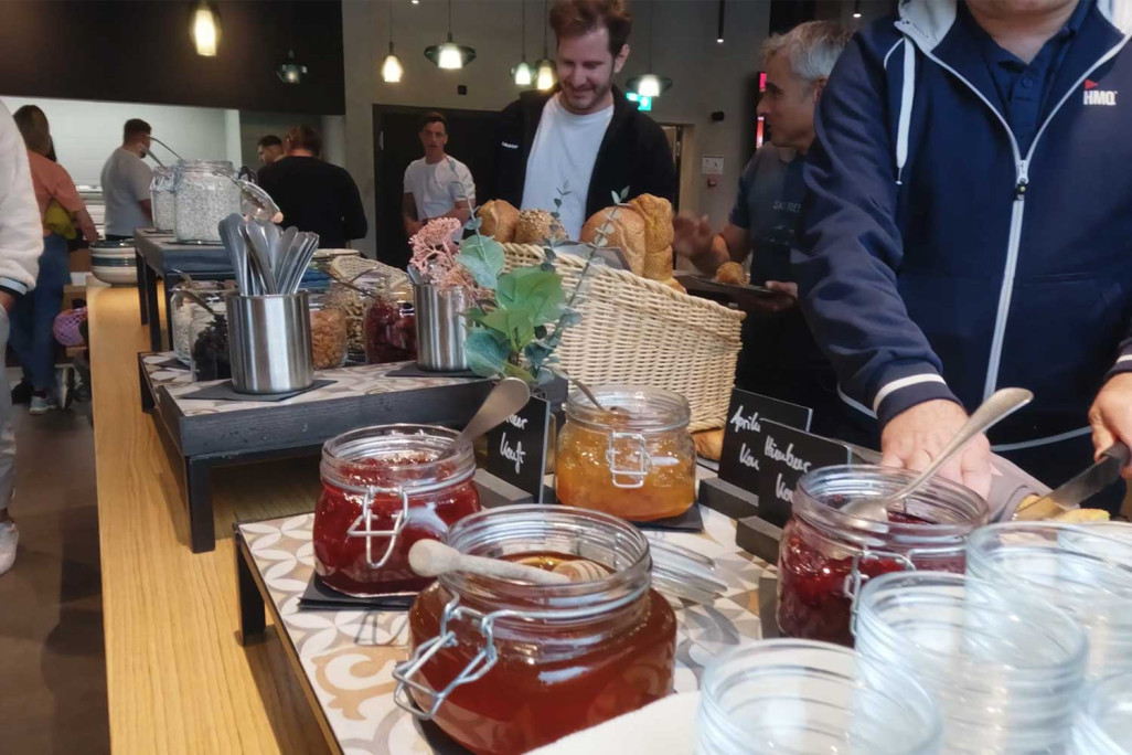 HMQ 50 Jahre - Brunch im Restaurant Share in Arosa