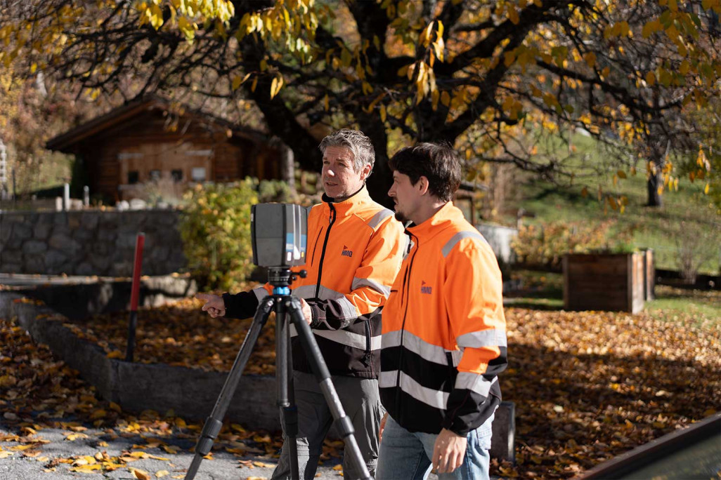 Andrea Koch und Timo Egli, Projektleiter Gebäudeaufnahme, HMQ AG
